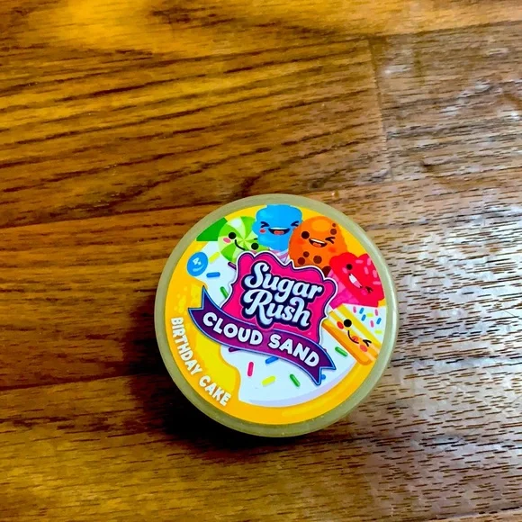 I’m selling a sugar rush cloud sand,it has a scent of birthday cake - Picture 1 of 3